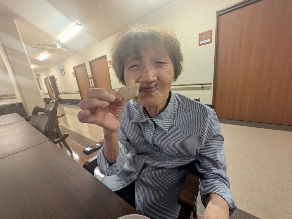 静岡市葵区有料老人ホーム_お月見撮影と蕎麦ボーロ
