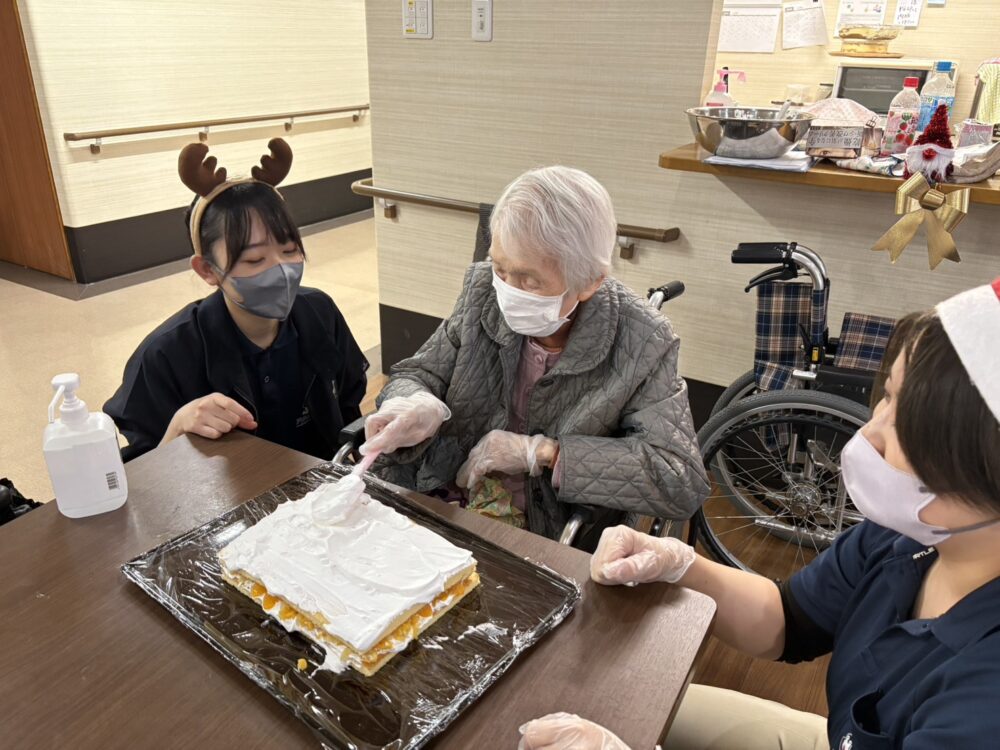 静岡市葵区老人ホーム_クリスマスを五感で楽しむ