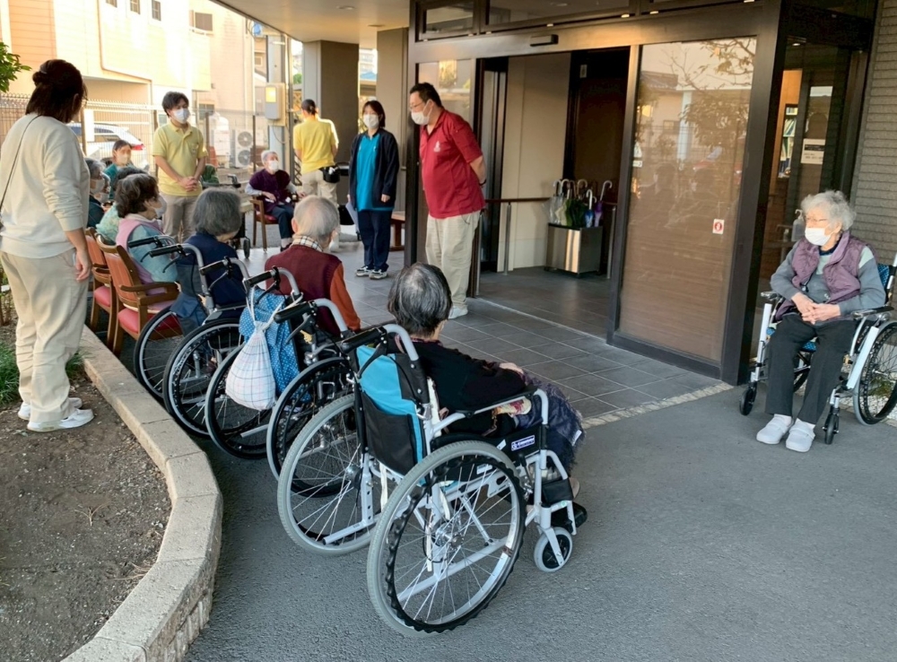 駿東郡長泉町老人ホーム_安心して過ごすために避難行動と水消火器体験
