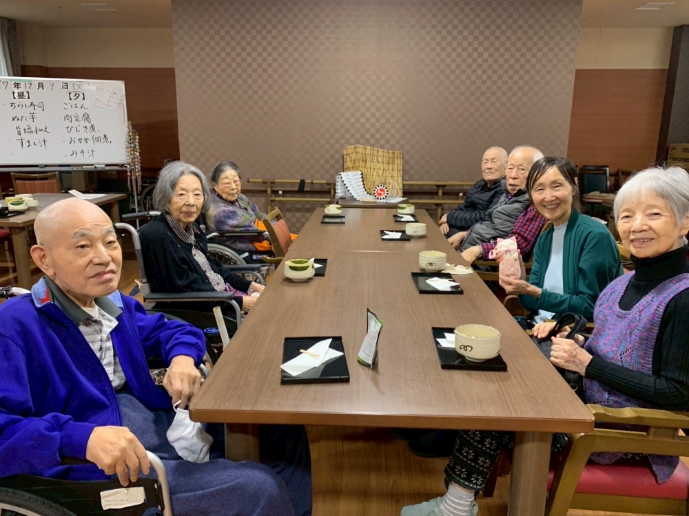 駿東郡長泉町老人ホーム_五感で感じるお茶会～忠臣蔵に想いを馳せ 四十七士の忠義を感じながら～