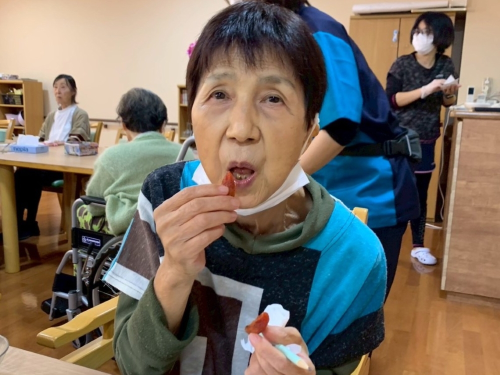 駿東郡長泉町老人ホーム_つくって・食べて・楽しむ！干し柿チャレンジ