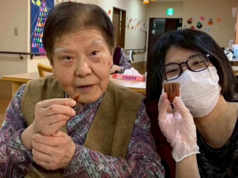 駿東郡長泉町老人ホーム_つくって・食べて・楽しむ！干し柿チャレンジ