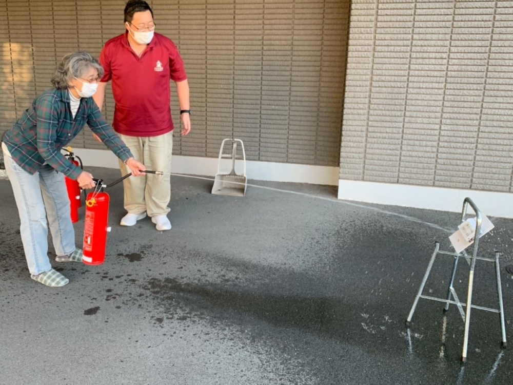 駿東郡長泉町老人ホーム_安心して過ごすために避難行動と水消火器体験
