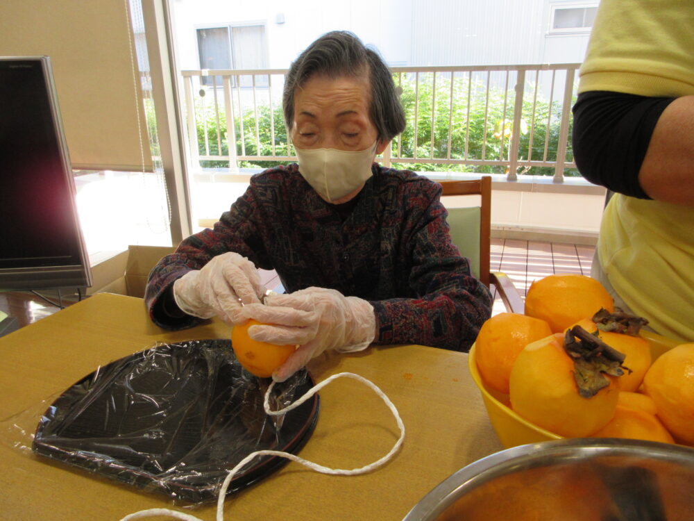 静岡市葵区老人ホーム_干し柿づくり