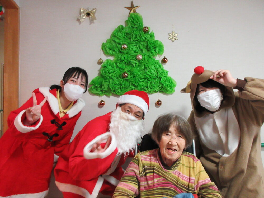 静岡市葵区老人ホーム_クリスマスイベント　オリジナルケーキを作ろう