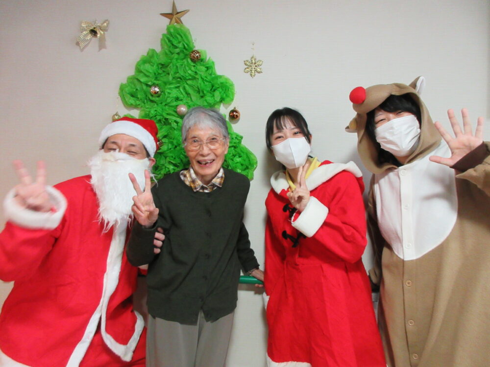 静岡市葵区老人ホーム_クリスマスイベント　オリジナルケーキを作ろう