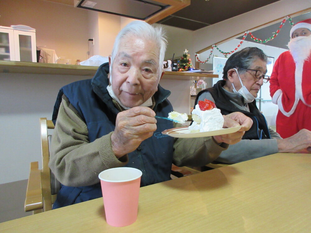 静岡市葵区老人ホーム_クリスマスイベント　オリジナルケーキを作ろう