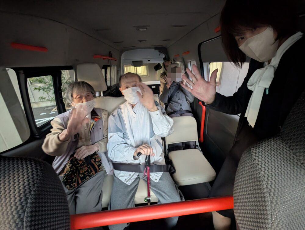 静岡市葵区老人ホーム_クリスマスを五感で楽しむ