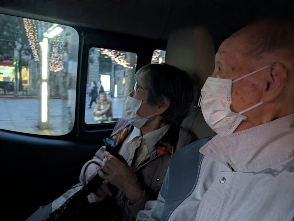 静岡市葵区老人ホーム_クリスマスを五感で楽しむ