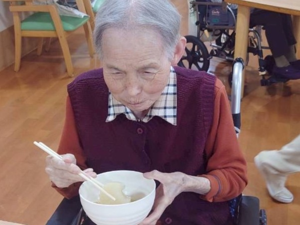 駿東郡長泉町老人ホーム_おでんを楽しむひととき