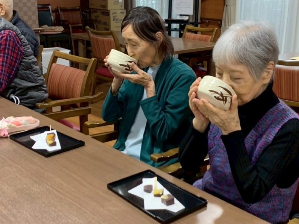 駿東郡長泉町老人ホーム_五感で感じるお茶会～忠臣蔵に想いを馳せ 四十七士の忠義を感じながら～