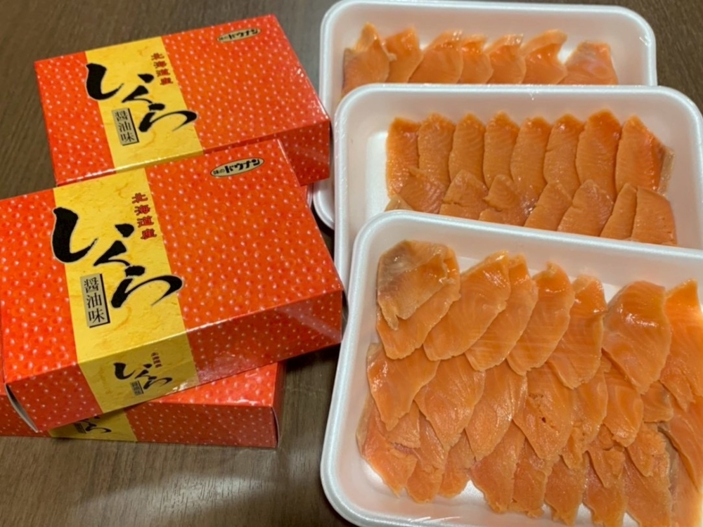 駿東郡長泉町老人ホーム_47都道府県季節のご当地グルメ　（北海道編） ～いくらとサーモンの親子丼風～