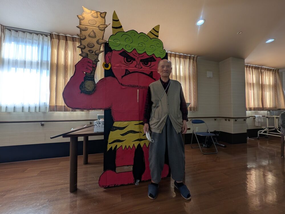 静岡市老人ホーム_2m40cm巨大鬼　節分豆まき大会