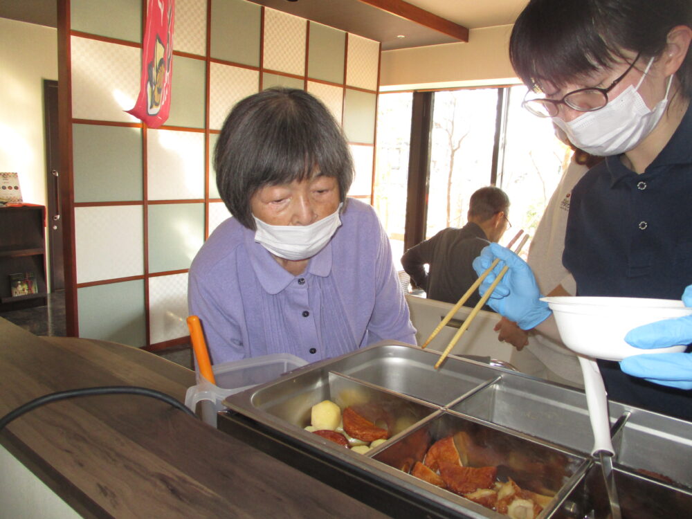 静岡市駿河区老人ホーム_心も体もぽかぽか、おでんレク