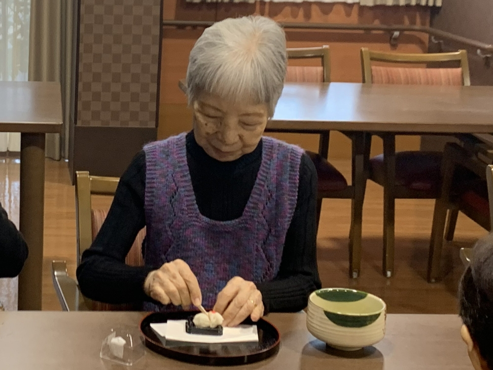 駿東郡長泉町老人ホーム_五感で感じるお茶会～正月飾りを楽しむ 新春のお茶会～