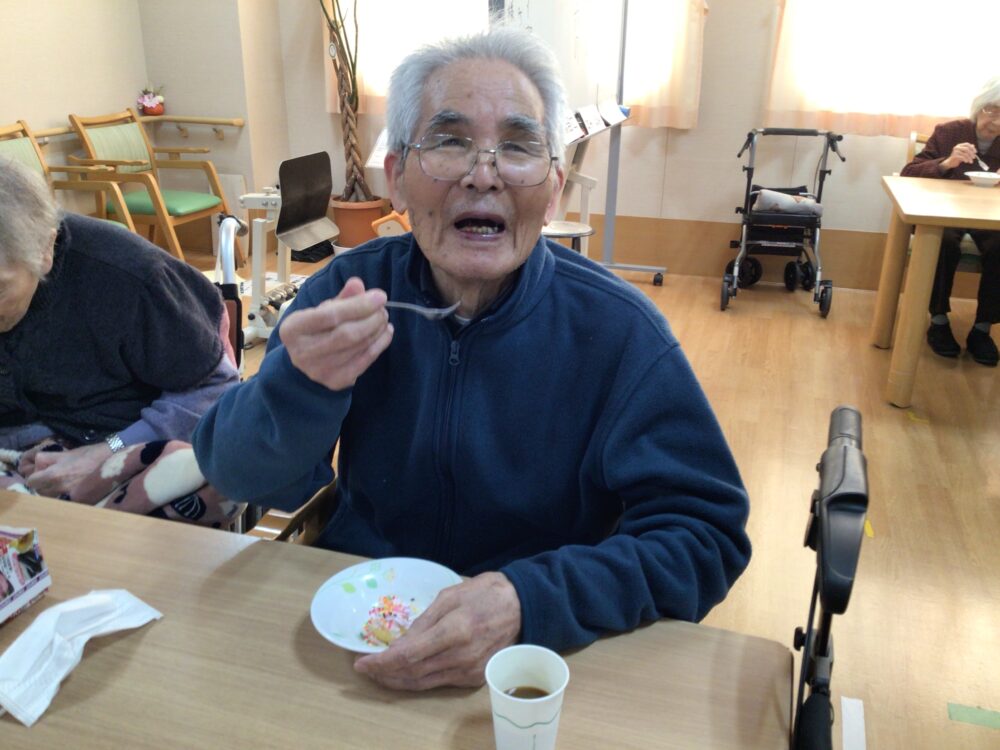 浜松市老人ホーム_ストロベリープチケーキ