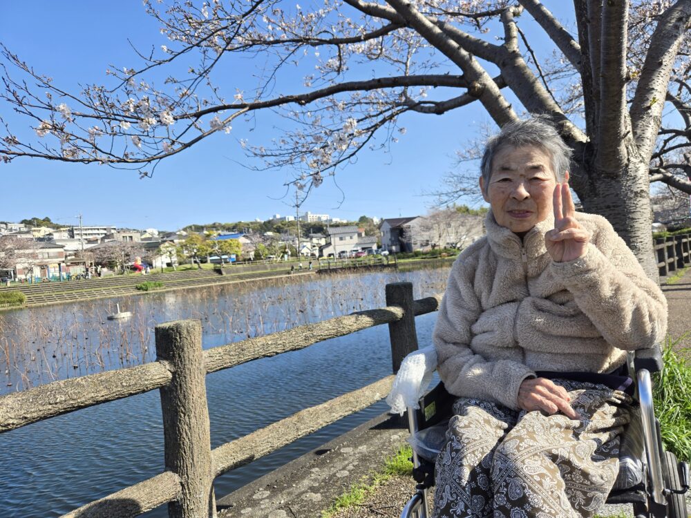 静岡市駿河区老人ホーム_笑顔満開お花見