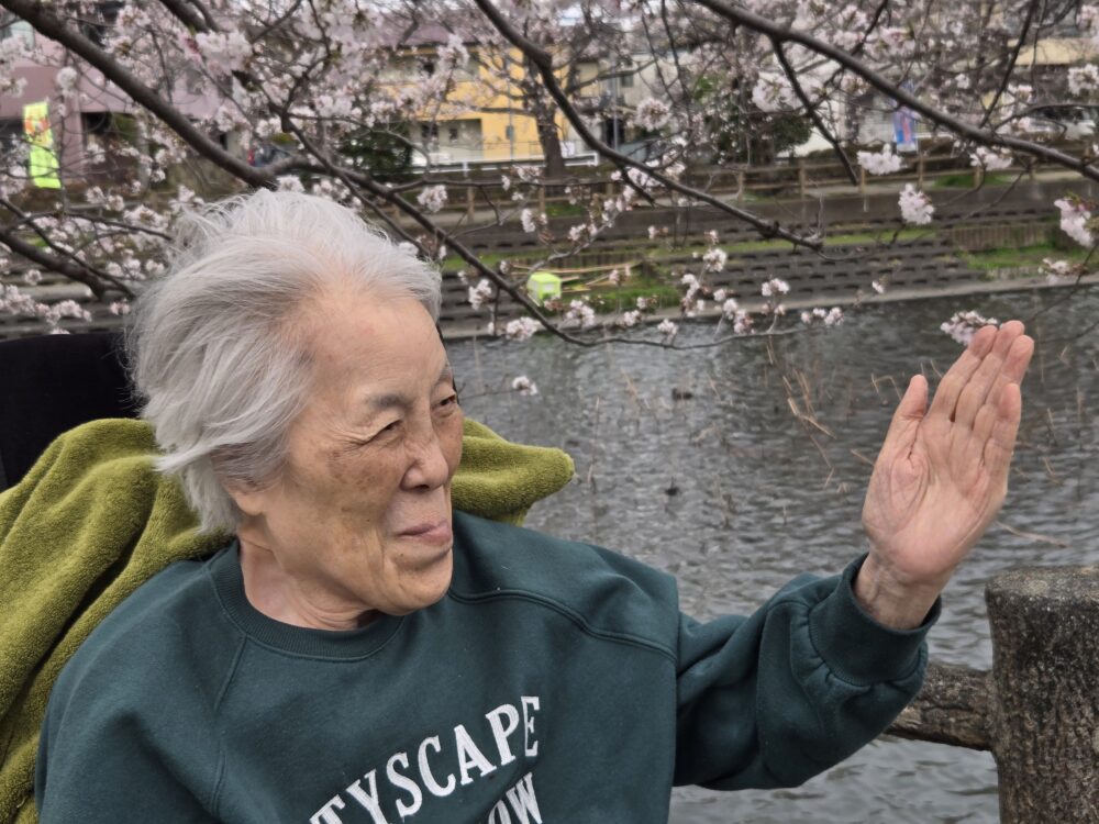 静岡市駿河区老人ホーム_笑顔満開お花見