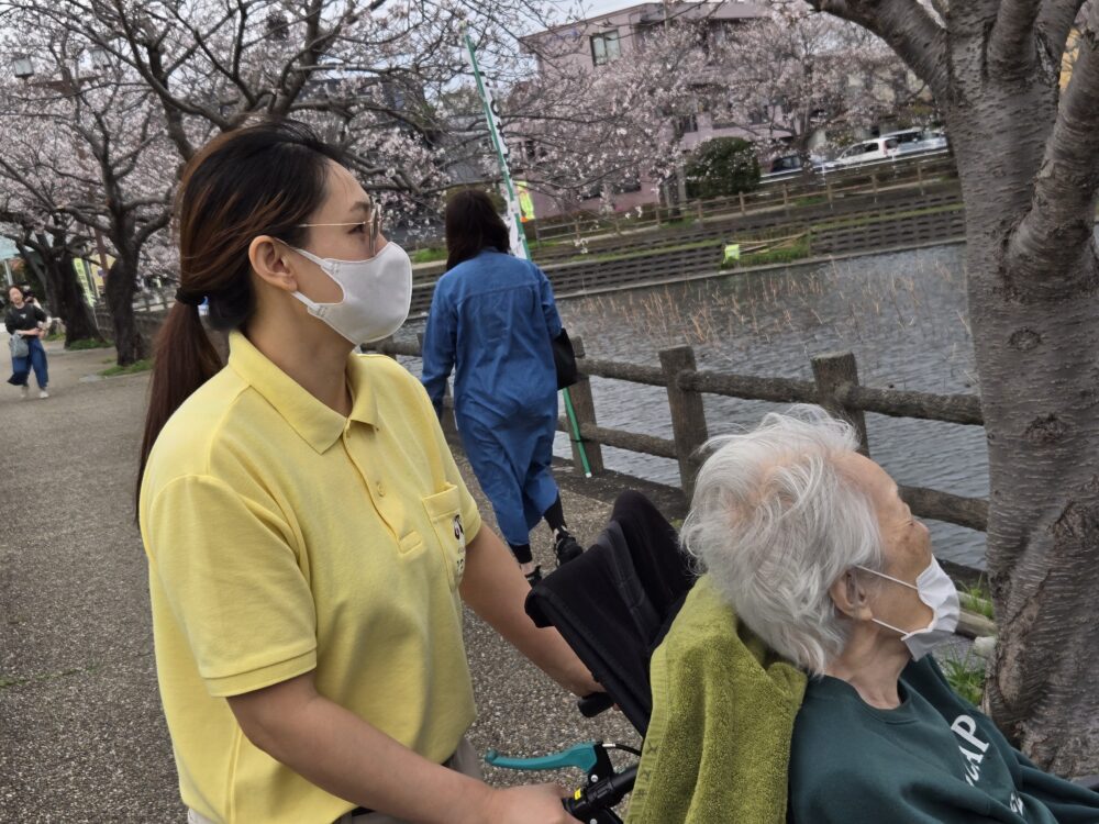 静岡市駿河区老人ホーム_笑顔満開お花見