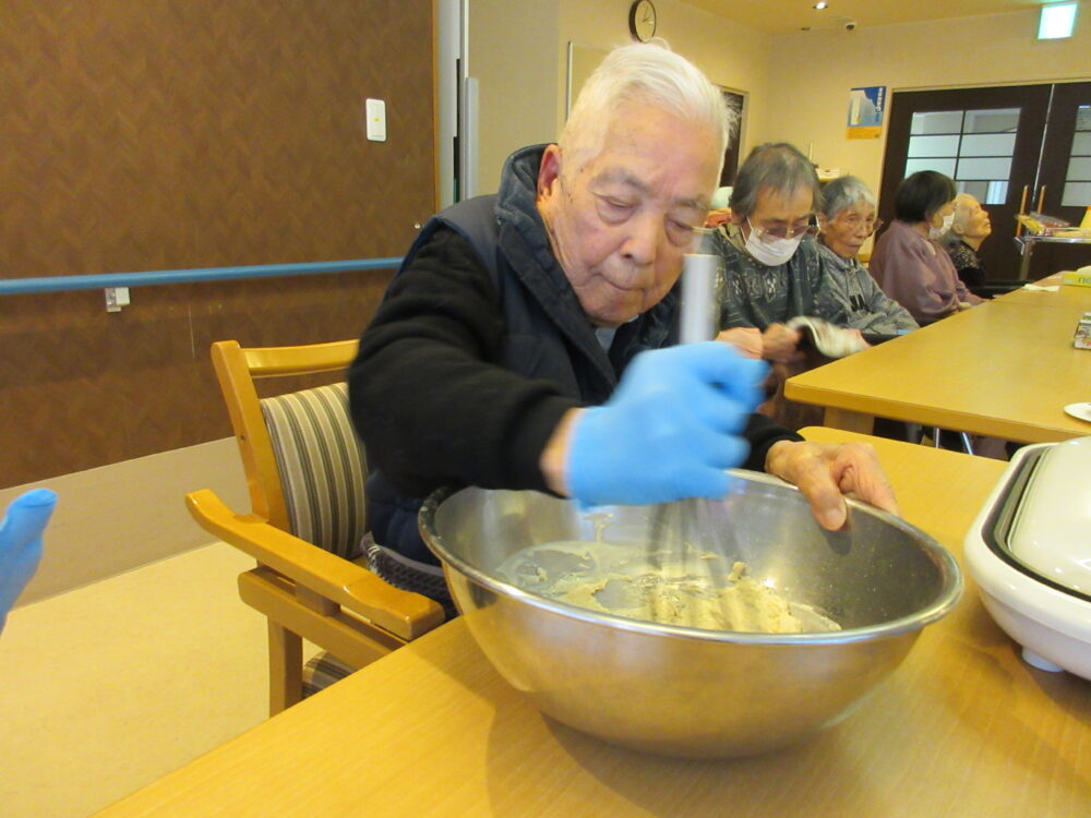 静岡市葵区老人ホーム_リハネクストクラブ活動「やってみよう会　お好み焼き作り」