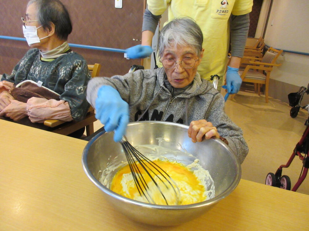 静岡市葵区老人ホーム_リハネクストクラブ活動「やってみよう会　お好み焼き作り」