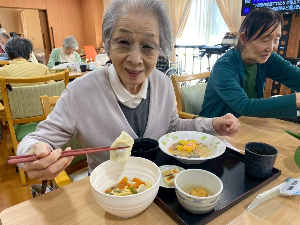 駿東郡長泉町老人ホーム_食事イベント　～水餃子の彩り中華スープ～