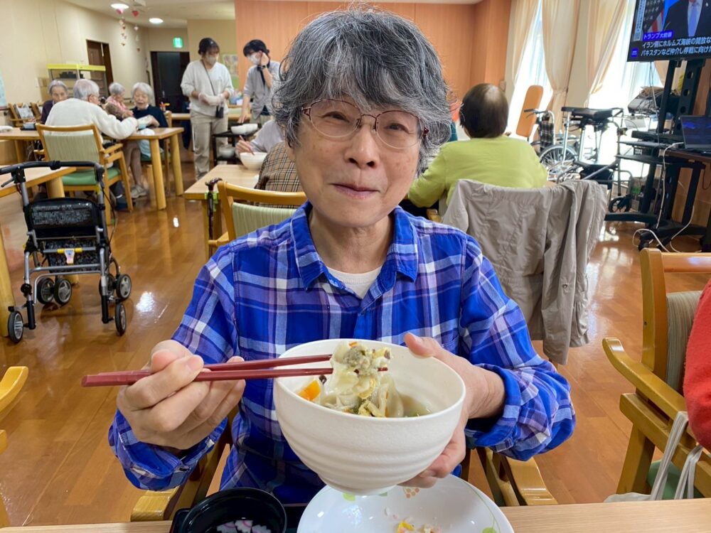 駿東郡長泉町老人ホーム_食事イベント　～水餃子の彩り中華スープ～
