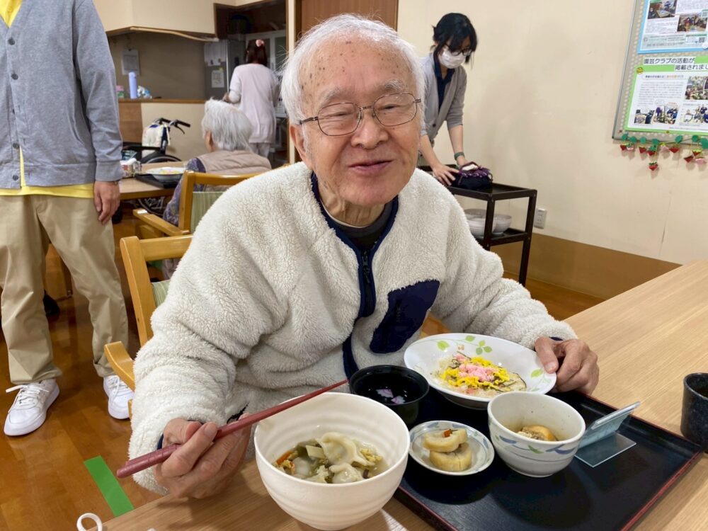 駿東郡長泉町老人ホーム_食事イベント　～水餃子の彩り中華スープ～
