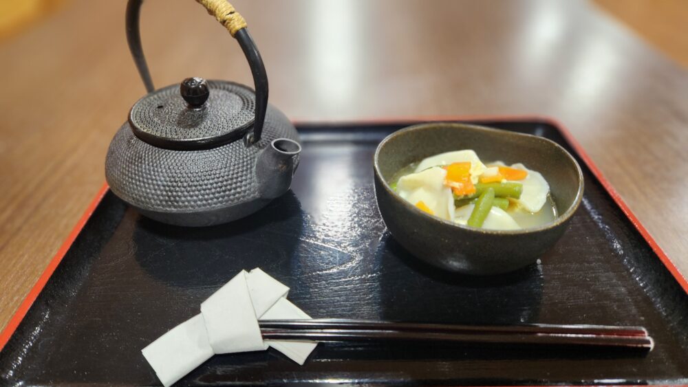 駿東郡長泉町老人ホーム_食事イベント　～水餃子の彩り中華スープ～