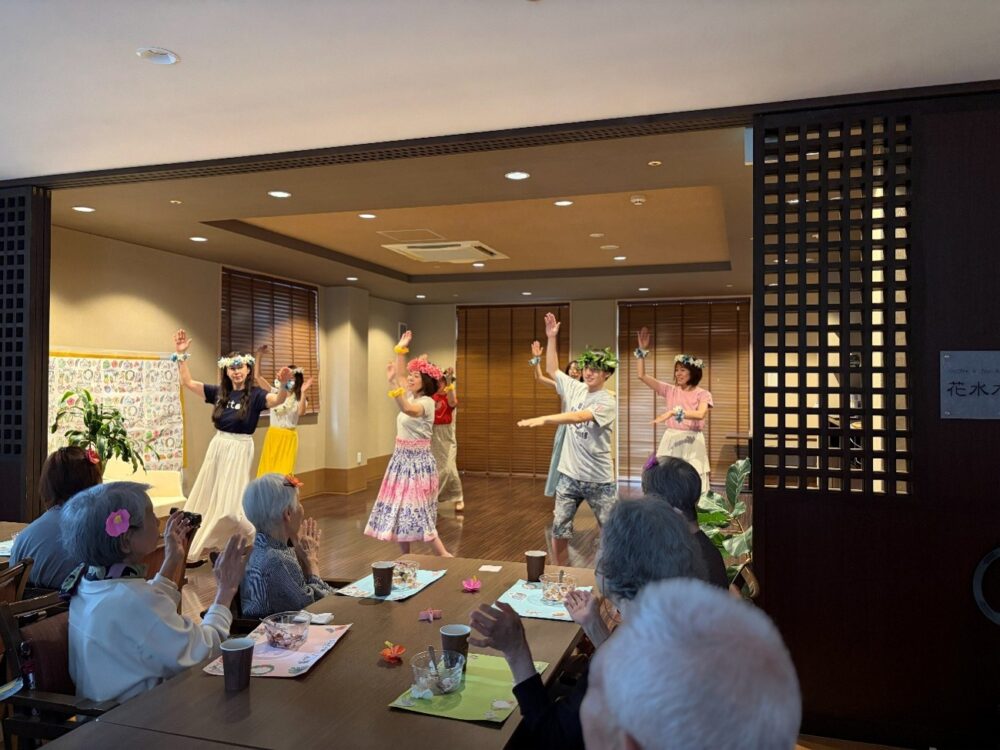 浜松市老人ホーム_アロハCafé