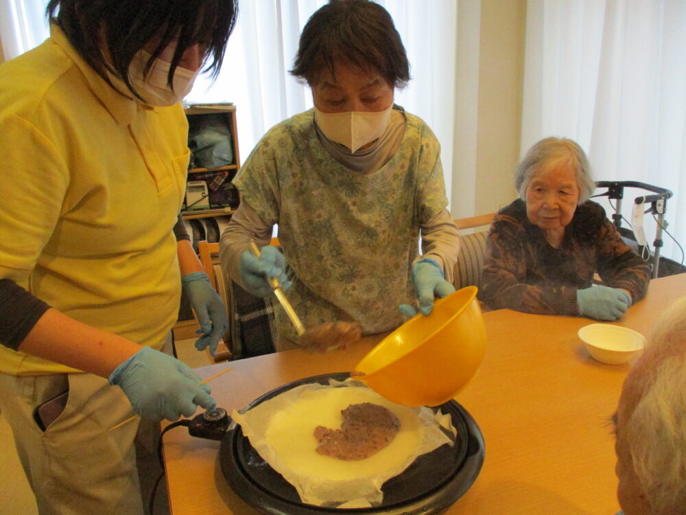 静岡市葵区老人ホーム_リハネクストクラブ活動 「やってみよう会　水無月作り」