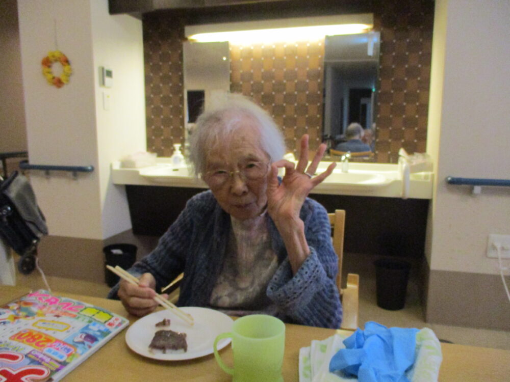 静岡市葵区老人ホーム_リハネクストクラブ活動 「やってみよう会　水無月作り」