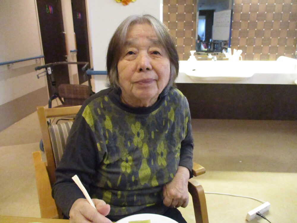静岡市葵区老人ホーム_リハネクストクラブ活動 「やってみよう会　水無月作り」