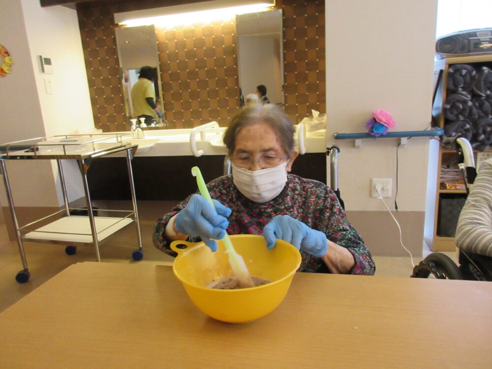 静岡市葵区老人ホーム_リハネクストクラブ活動 「やってみよう会　水無月作り」