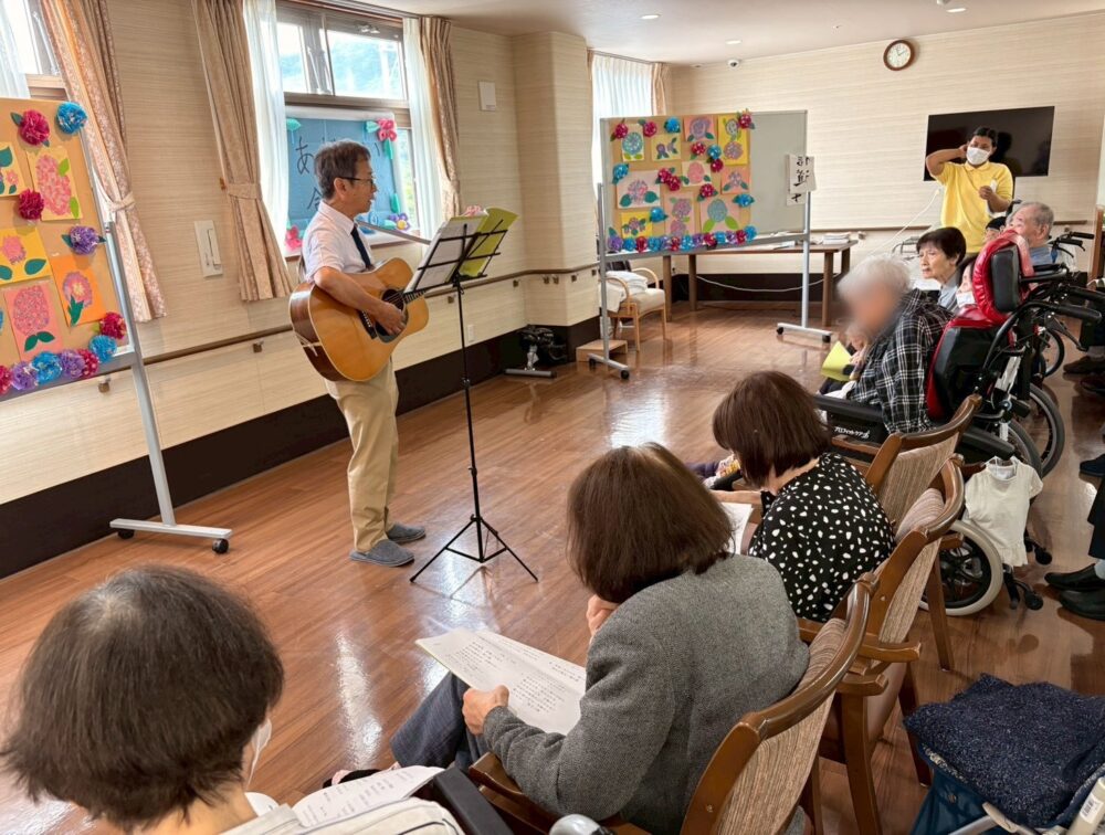 静岡市葵区老人ホーム_あじさい合唱会
