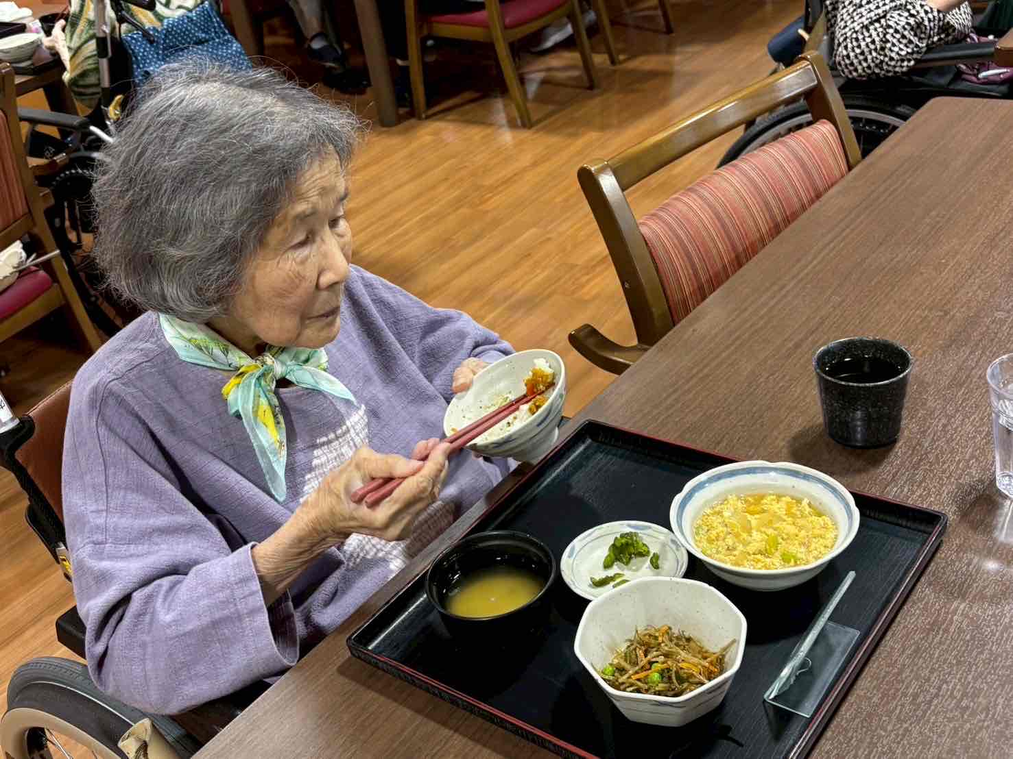 駿東郡長泉町老人ホーム_食事イベント ~旬の野菜がゴロゴロ!夏野菜カレー~