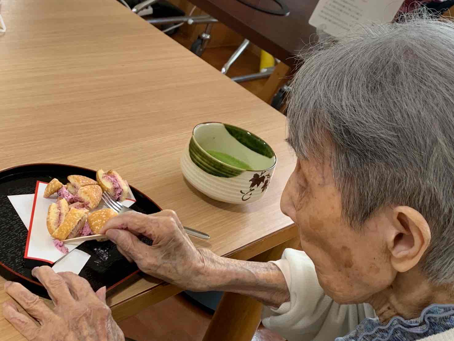 駿東郡長泉町老人ホーム_五感で感じるお茶会　～「風鈴の音色」～