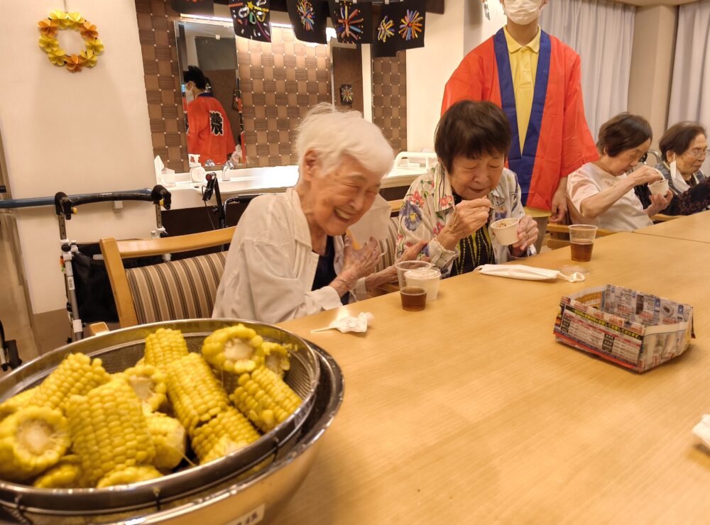 静岡市葵区老人ホーム_夏を楽しもう　花火と夏のおやつ会