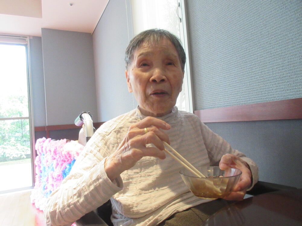 静岡市葵区老人ホーム_夏を彩る季節の食べ物