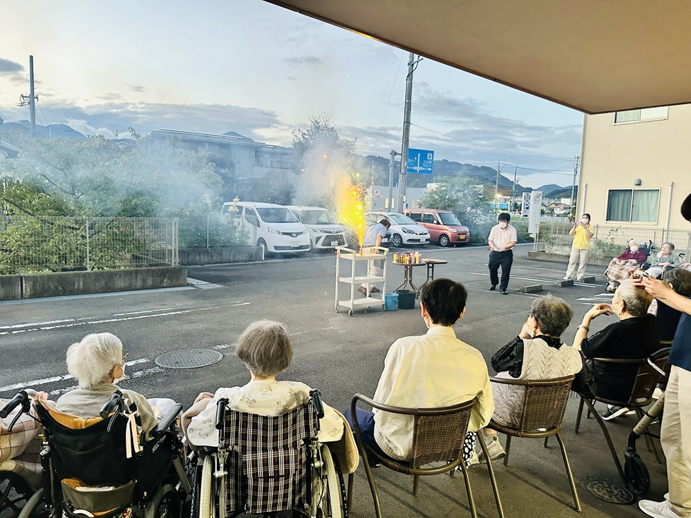 静岡市清水区老人ホーム_第9回　「花火大会」開催