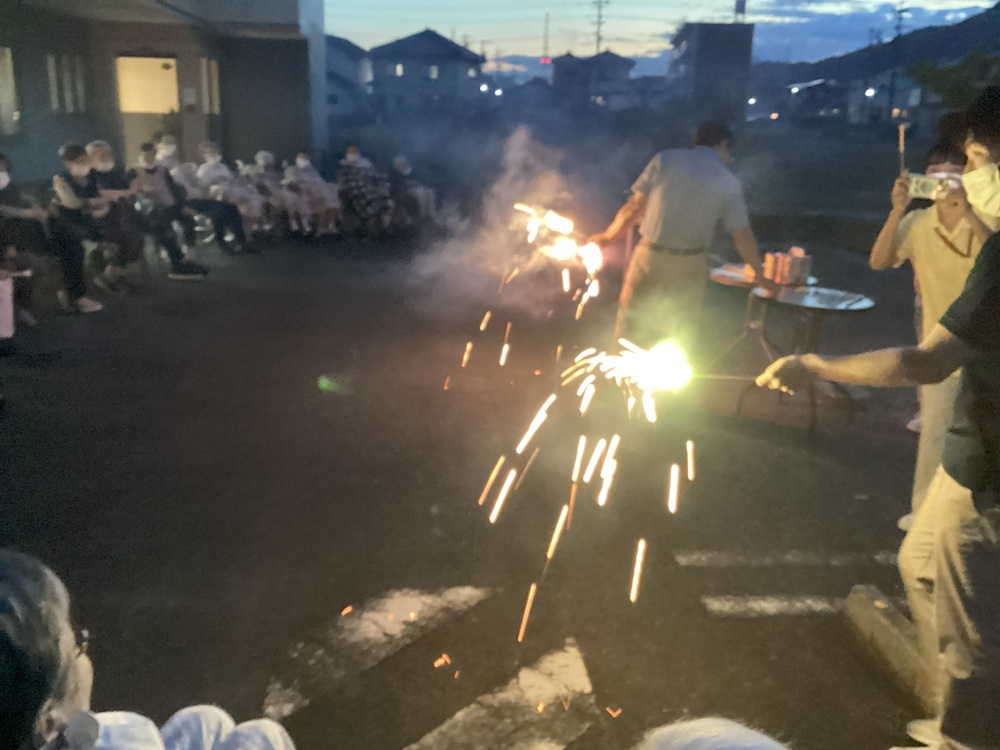静岡市清水区老人ホーム_第9回　「花火大会」開催