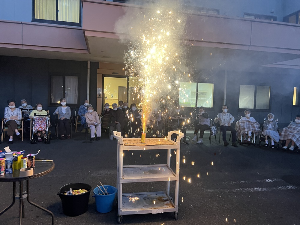 静岡市清水区老人ホーム_第9回　「花火大会」開催