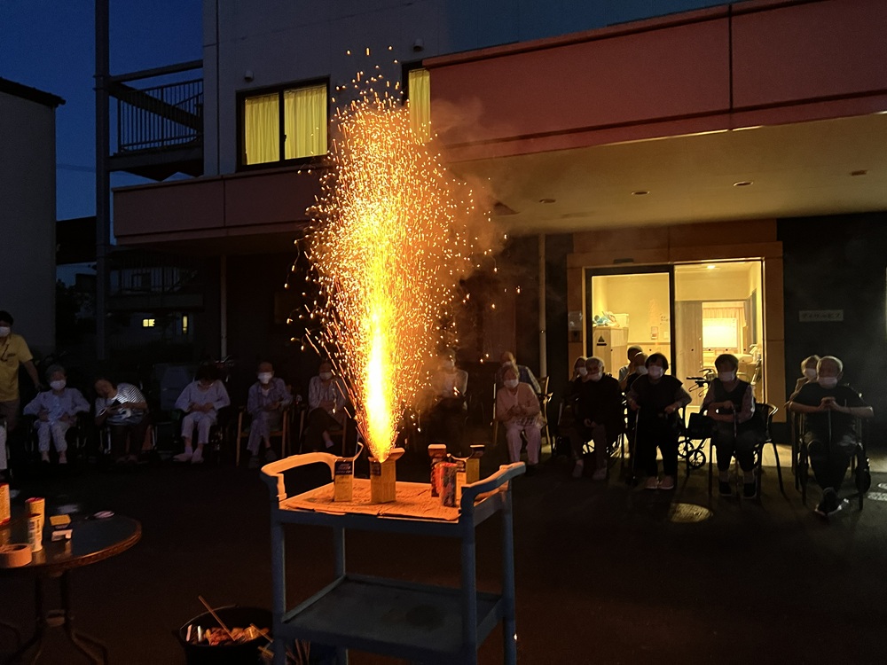 静岡市清水区老人ホーム_第9回　「花火大会」開催