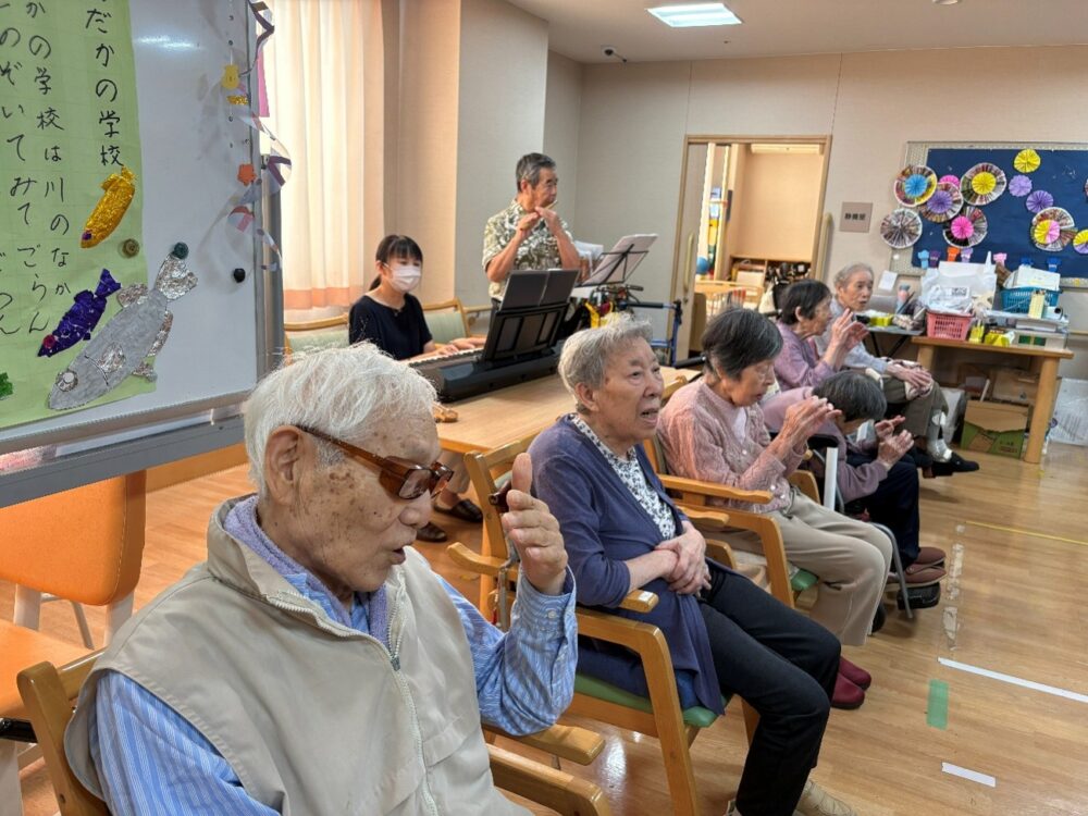 浜松市老人ホーム_花の木バンド