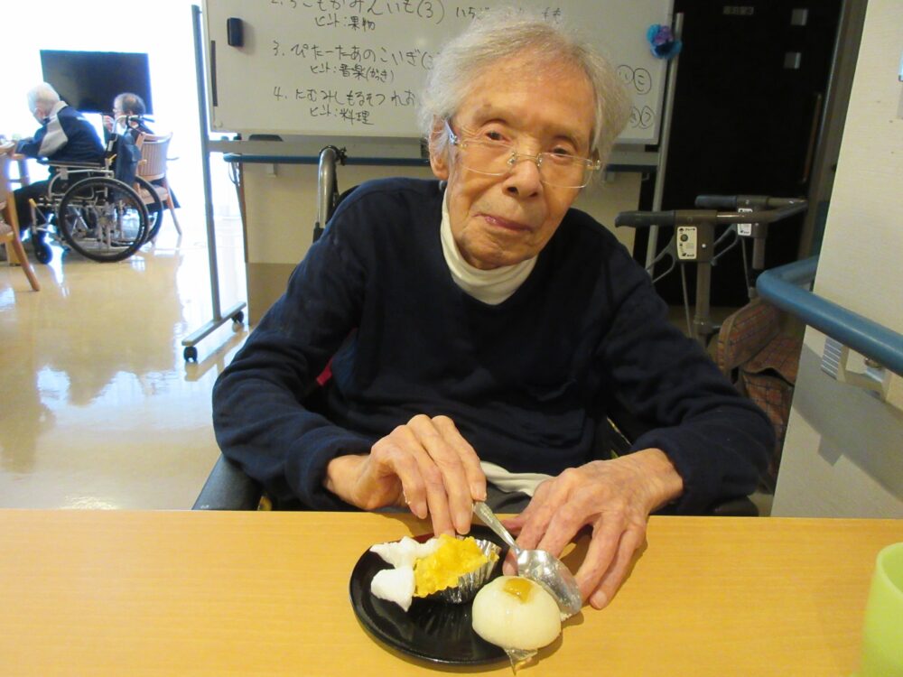 静岡市葵区老人ホーム_リハネクストクラブ活動 「やってみよう会　スイートポテト作り」